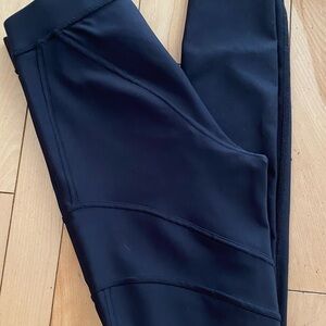 Alo black leggings size xs nice details all around